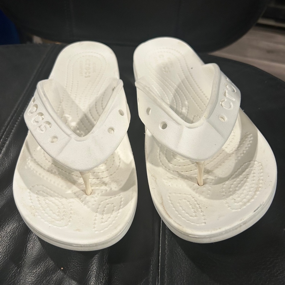 CROCS Classic White Sandals